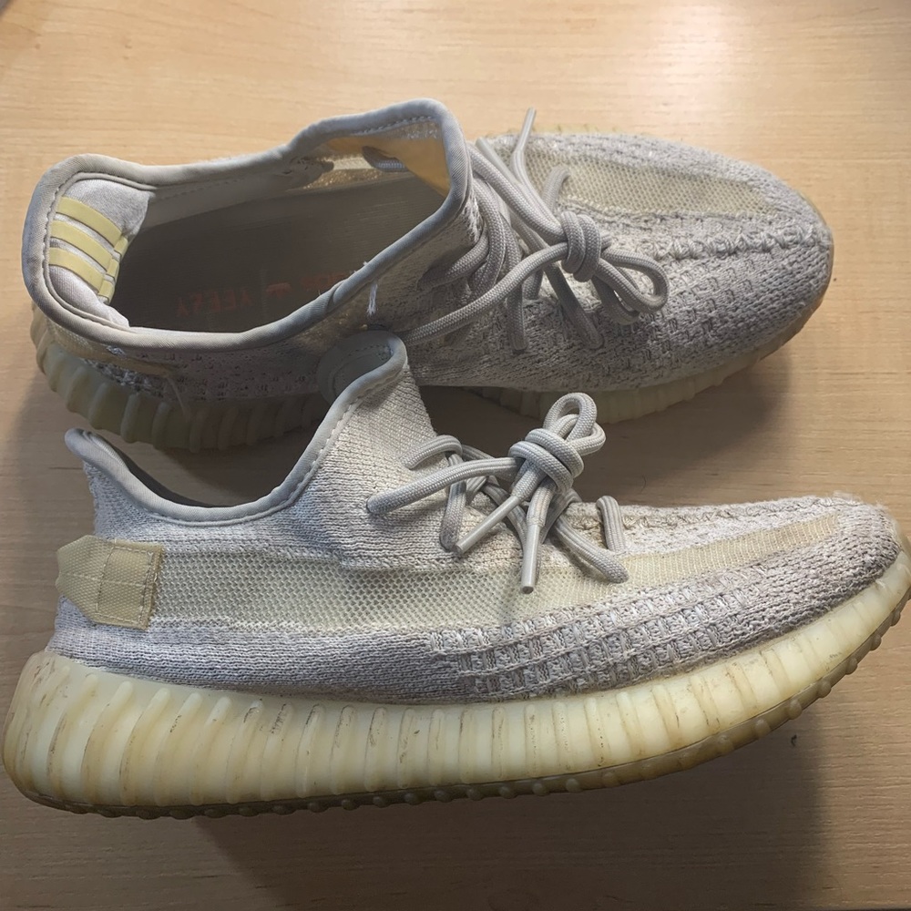 Yeezy Boost 350 v2 Light
